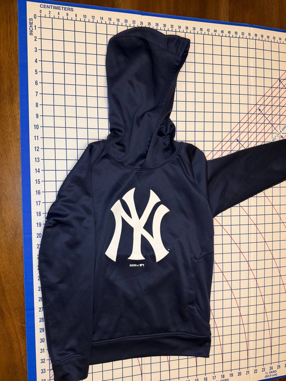 New York Yankees Navy Sweatshirt with White Logo - Picture 2 of 4
